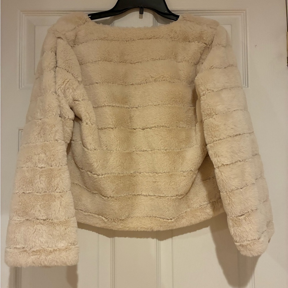 HYFVE Soft Cream Faux Fur Teddy Jacket - Picture 2 of 7